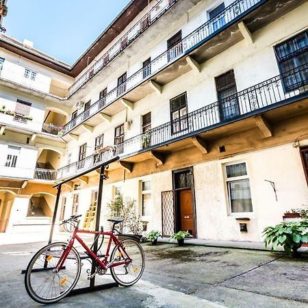 Amazon Apartment Near The Famous Party Boulevard Budapest Kültér fotó