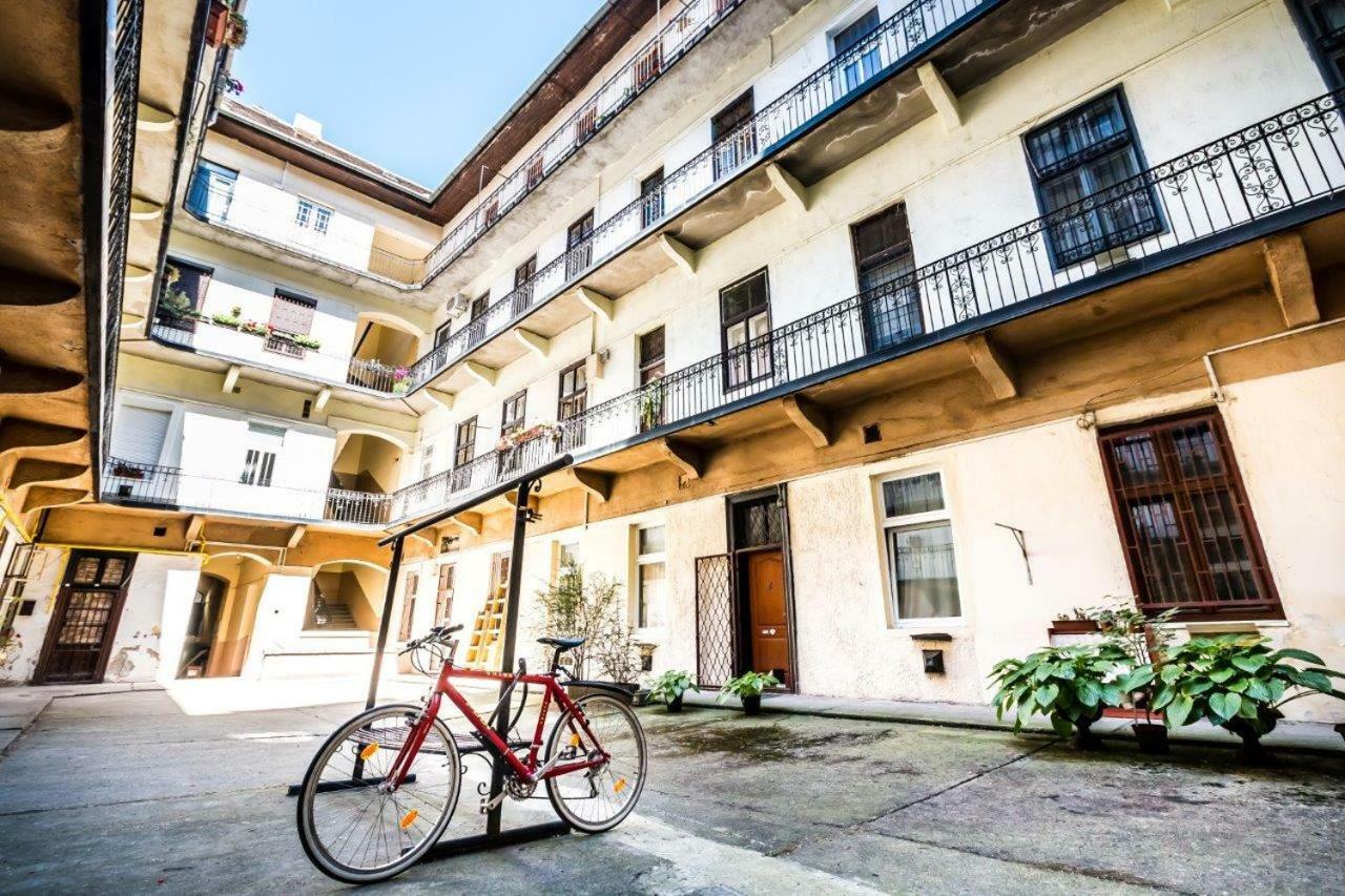 Amazon Apartment Near The Famous Party Boulevard Budapest Kültér fotó